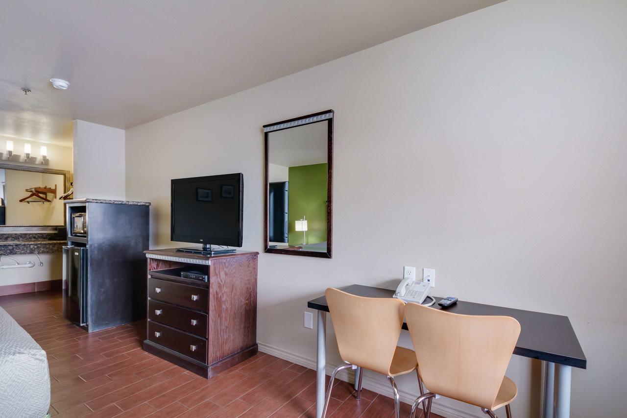 Motel 6 Floresville Esterno foto