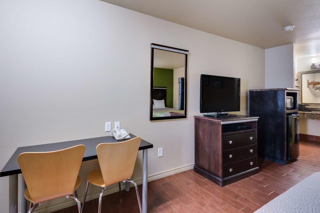 Motel 6 Floresville Esterno foto