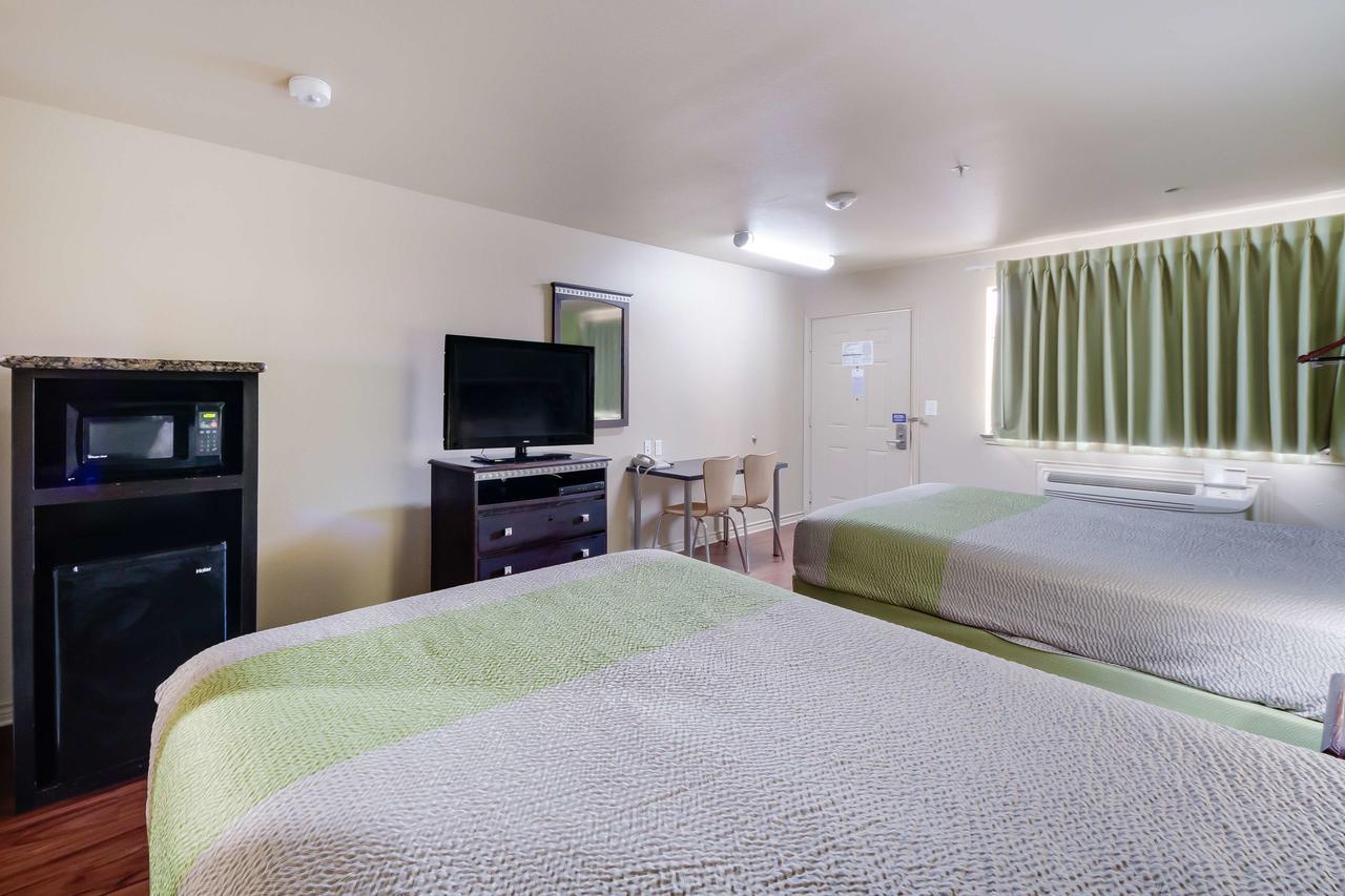 Motel 6 Floresville Esterno foto