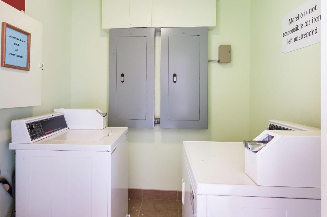 Motel 6 Floresville Esterno foto